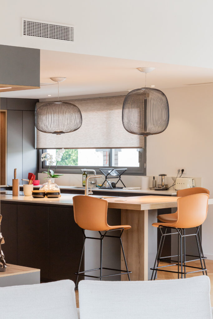 Rénovation haut de gamme d'une villa à Anglet avec architecture sobre et élégante: