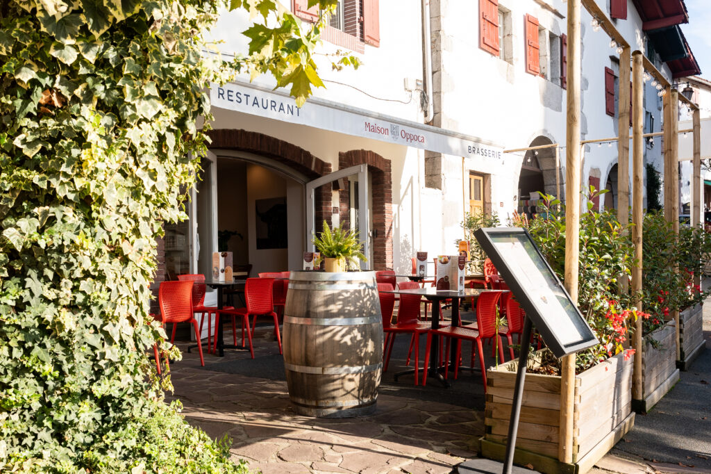 Entrée de l'Hôtel restaurant Oppoca